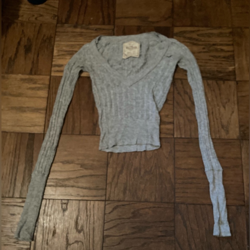 Early 2000s Hollister Grey Layering Crop Sweater